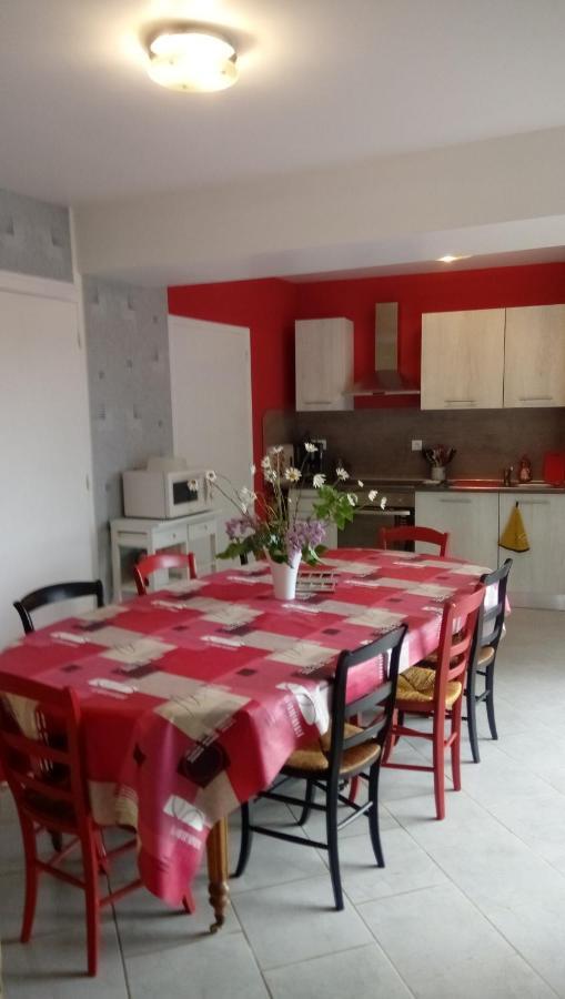 Maison En Pierre De Pays Ségrie Екстериор снимка
