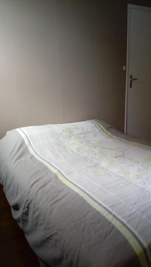 Maison En Pierre De Pays Ségrie Екстериор снимка