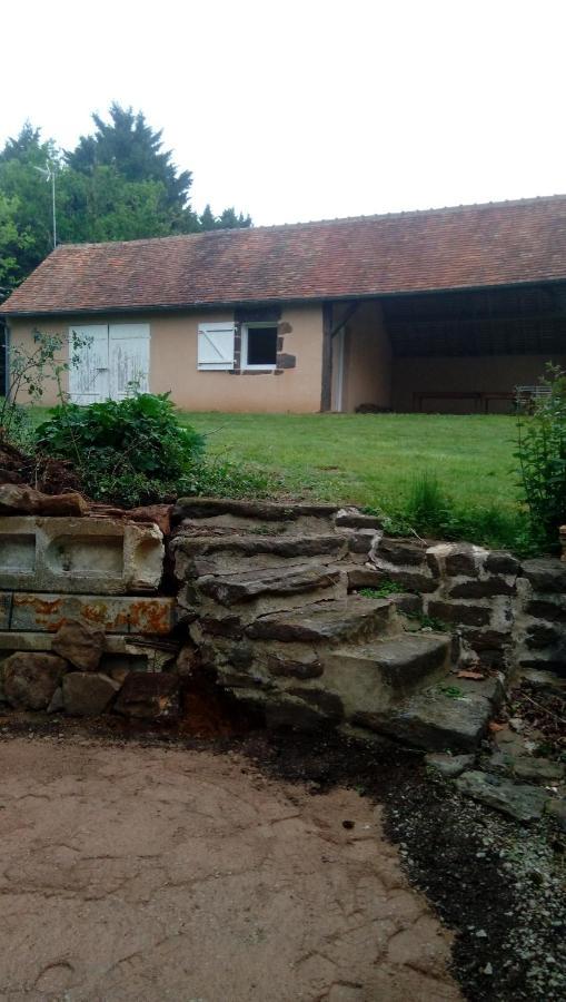 Maison En Pierre De Pays Ségrie Екстериор снимка